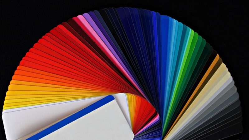 Wpływ koloru na nastrój w pomieszczeniu – Jak wykorzystać kolor w aranżacji wnętrz?