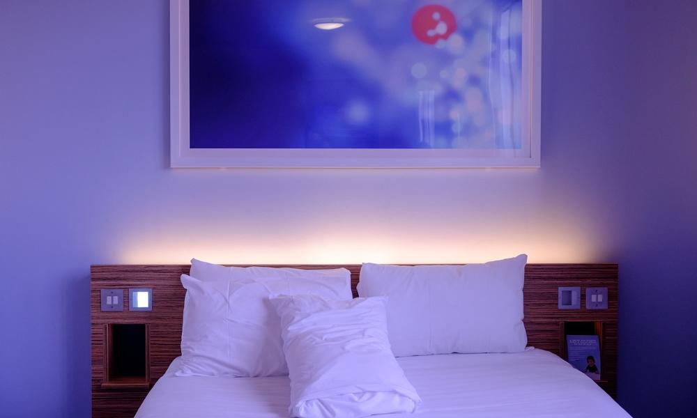 Jak optycznie powiększyć pomieszczenie? Sprytne triki dla każdego wnętrza