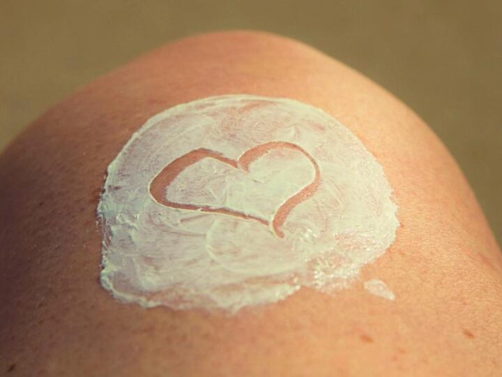 Ranking naturalnych kremów do twarzy: Wybierz najlepszy dla swojej skóry